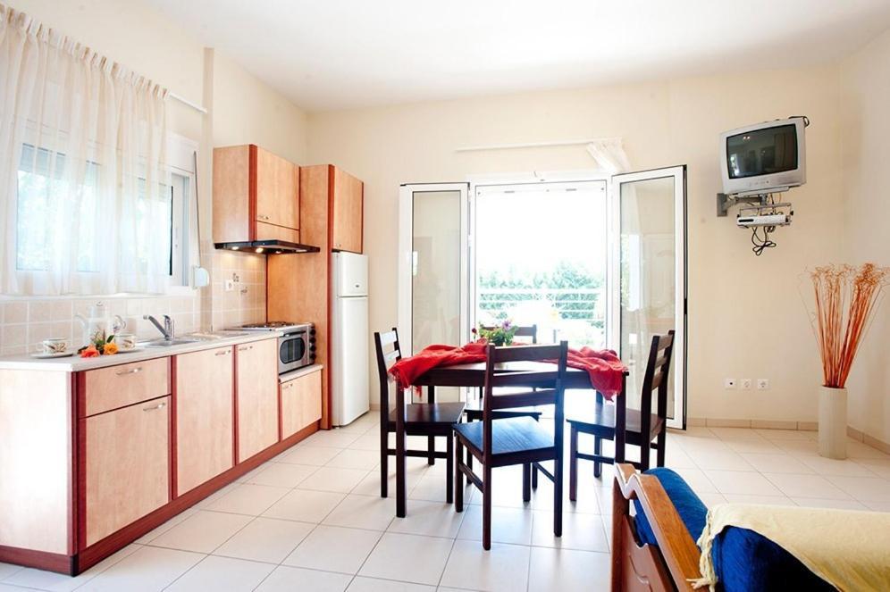 Dion Zois Apartment Finikounta Cameră foto